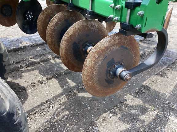 2021 John Deere 2730 Disk Ripper