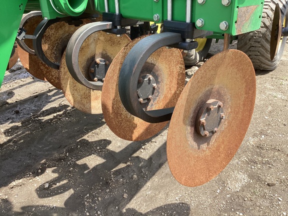 2021 John Deere 2730 Disk Ripper