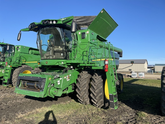 2022 John Deere S760 Combine