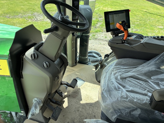 2025 John Deere 800R Sprayer/High Clearance