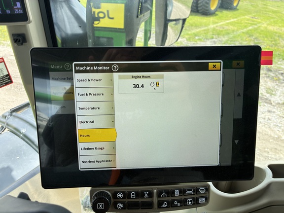 2025 John Deere 800R Sprayer/High Clearance