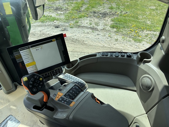 2025 John Deere 800R Sprayer/High Clearance