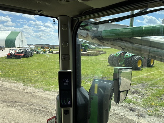 2025 John Deere 800R Sprayer/High Clearance