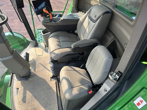 2025 John Deere X9 1100 Combine