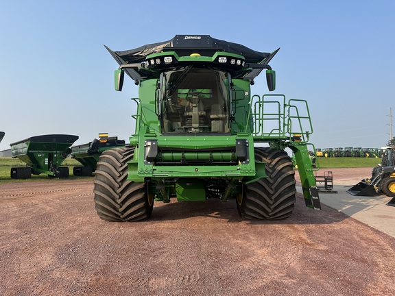 2025 John Deere X9 1100 Combine