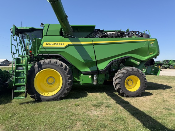 2025 John Deere X9 1100 Combine