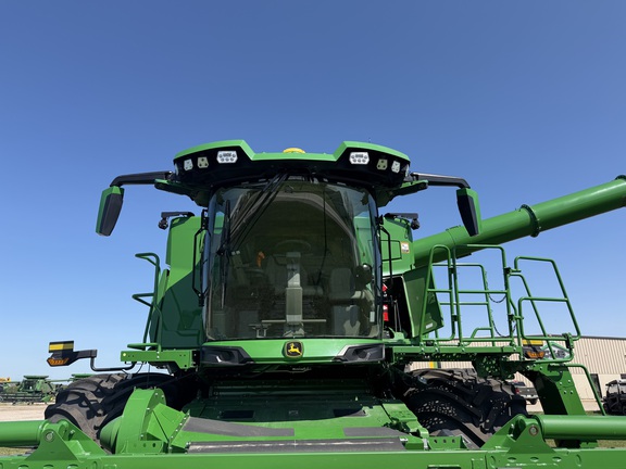 2025 John Deere X9 1100 Combine