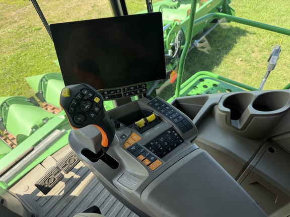2025 John Deere X9 1100 Combine