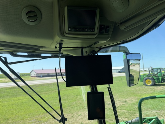 2025 John Deere X9 1100 Combine