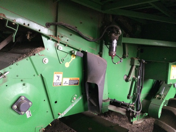 2009 John Deere 9570 STS Combine