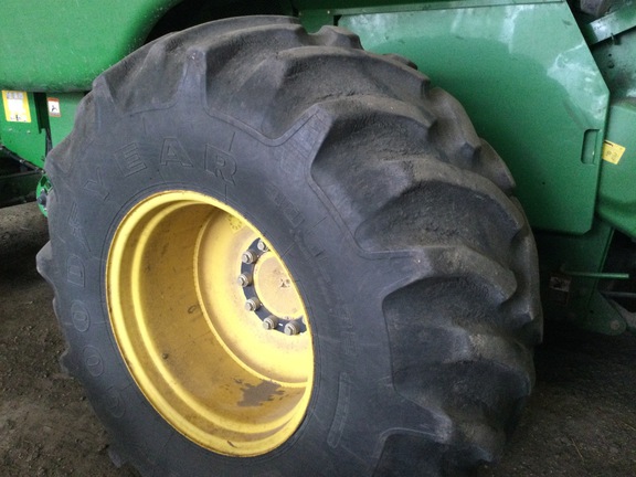 2009 John Deere 9570 STS Combine