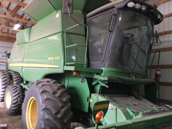 2009 John Deere 9570 STS Combine