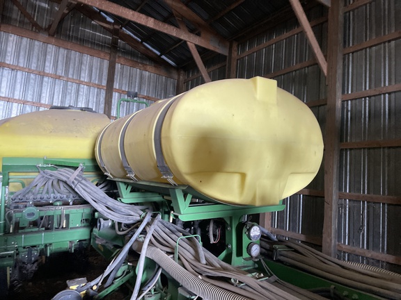 2004 John Deere 1770NT CCS Planter