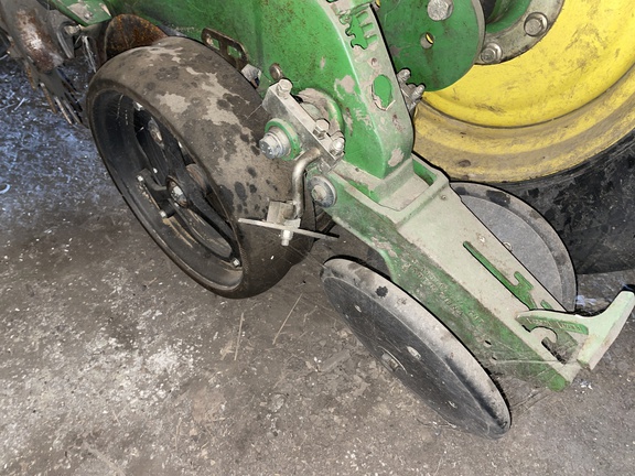 2004 John Deere 1770NT CCS Planter