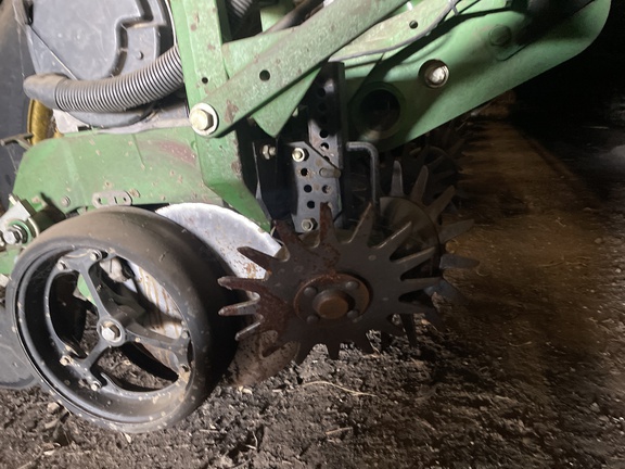 2004 John Deere 1770NT CCS Planter