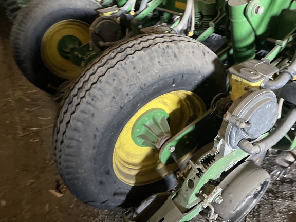 2004 John Deere 1770NT CCS Planter