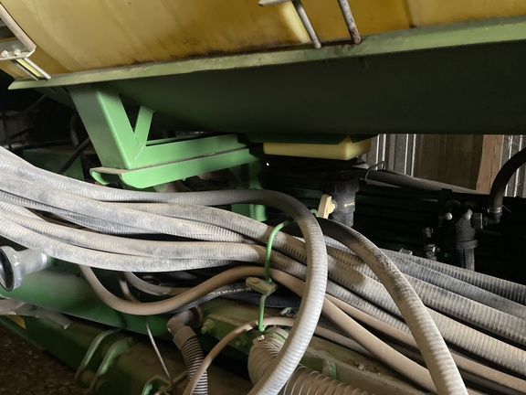 2004 John Deere 1770NT CCS Planter