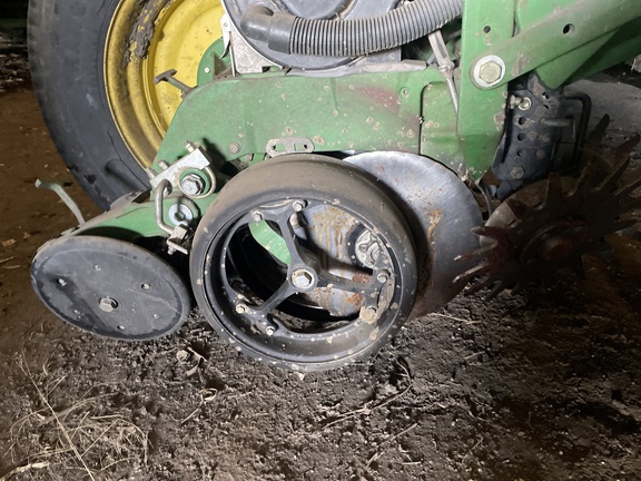 2004 John Deere 1770NT CCS Planter