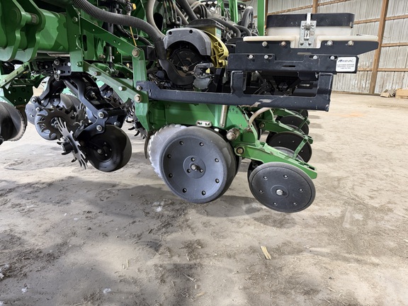 2009 John Deere 1770NT CCS Planter