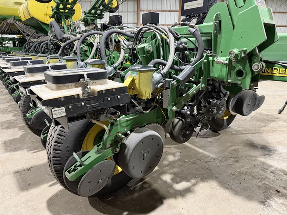 2009 John Deere 1770NT CCS Planter