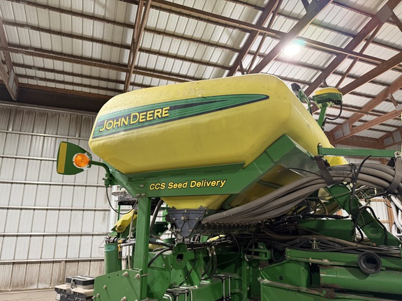 2009 John Deere 1770NT CCS Planter