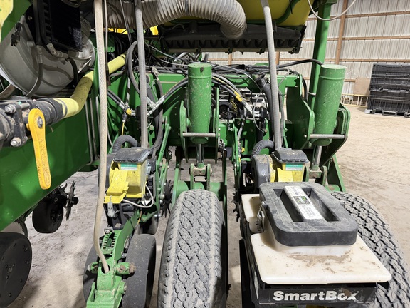 2009 John Deere 1770NT CCS Planter
