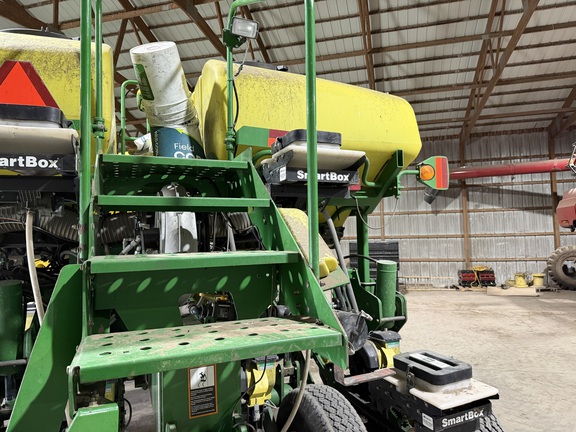 2009 John Deere 1770NT CCS Planter