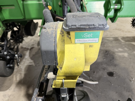 2009 John Deere 1770NT CCS Planter
