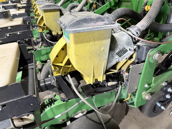 2009 John Deere 1770NT CCS Planter