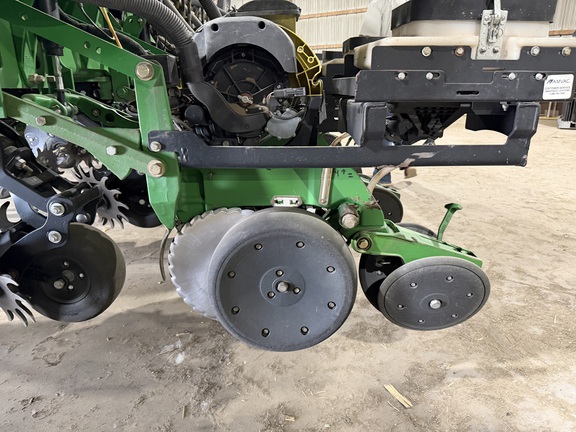 2009 John Deere 1770NT CCS Planter