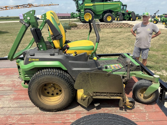 2022 John Deere Z530R Mower/Zero Turn