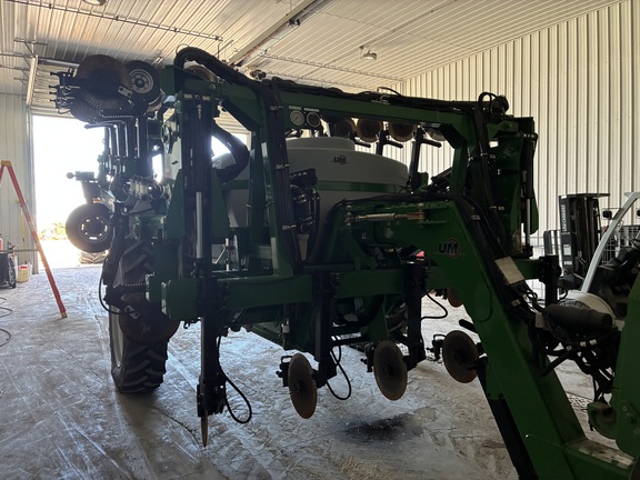 2017 Unverferth NUTRIMAX 1800 Sprayer
