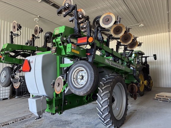 2017 Unverferth NUTRIMAX 1800 Sprayer