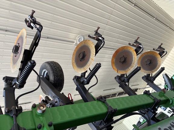 2017 Unverferth NUTRIMAX 1800 Sprayer