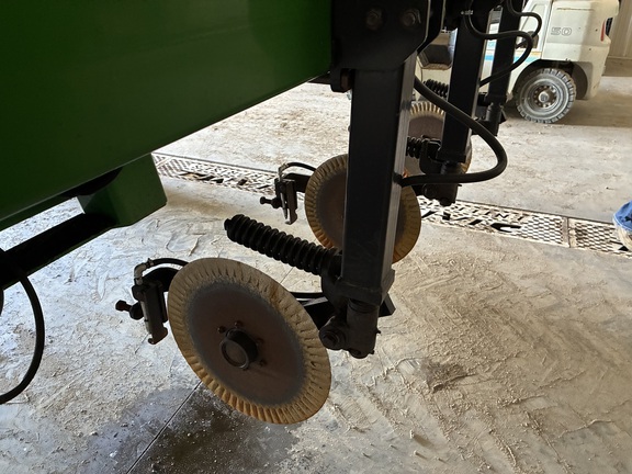 2017 Unverferth NUTRIMAX 1800 Sprayer
