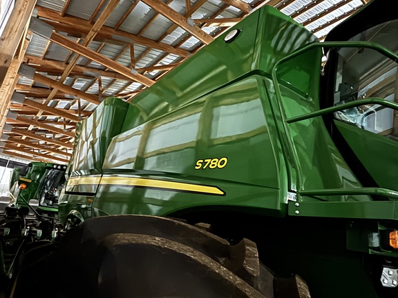 2024 John Deere S780 Combine