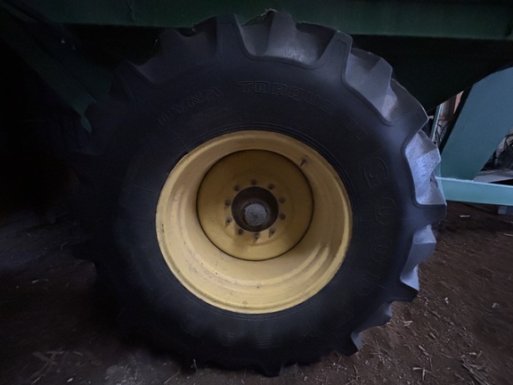 2009 Demco 1050 Grain Cart