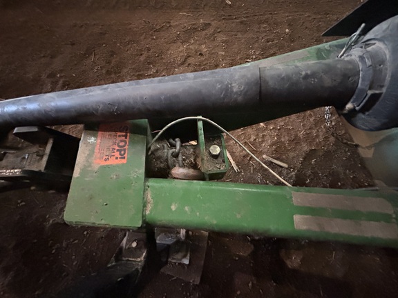 2009 Demco 1050 Grain Cart