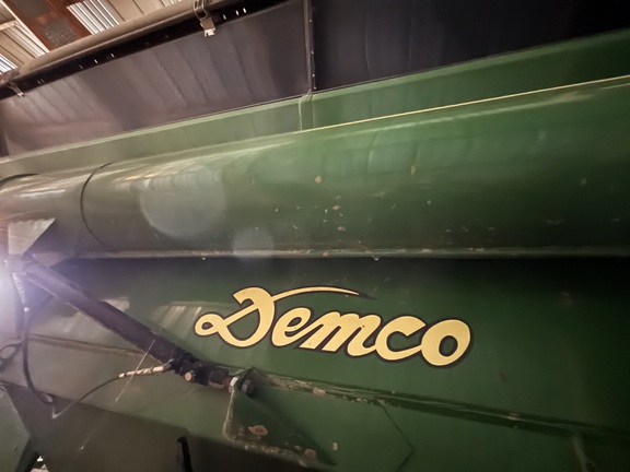2009 Demco 1050 Grain Cart