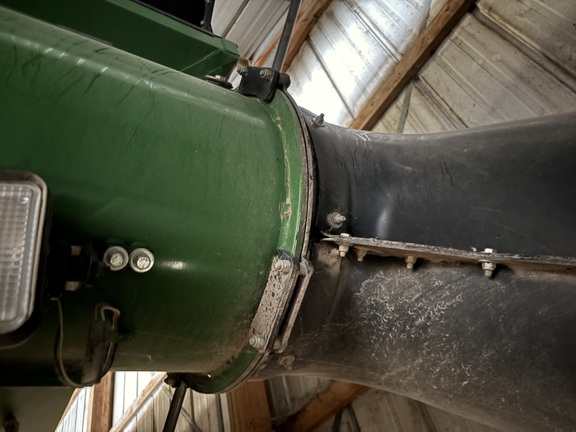 2009 Demco 1050 Grain Cart