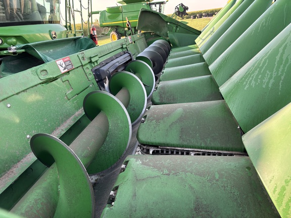 2021 John Deere C8R Header Corn Head