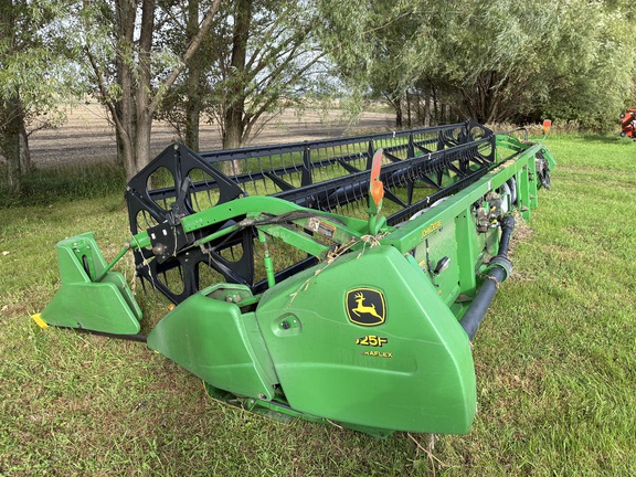 2004 John Deere 625F Header Combine