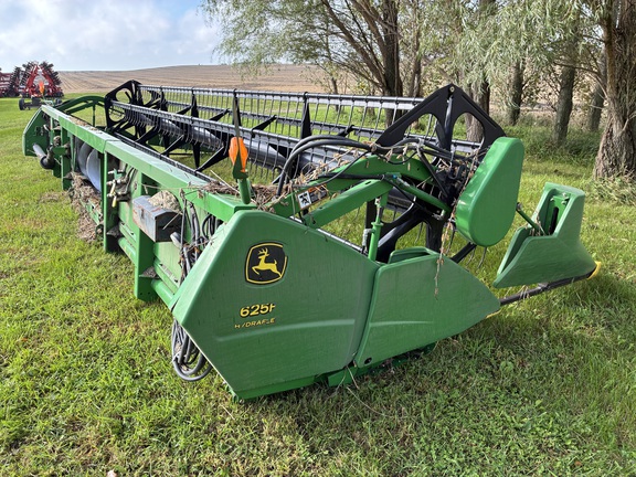 2004 John Deere 625F Header Combine