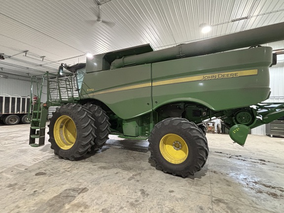 2024 John Deere S760 Combine