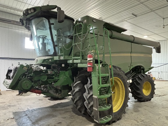 2024 John Deere S760 Combine