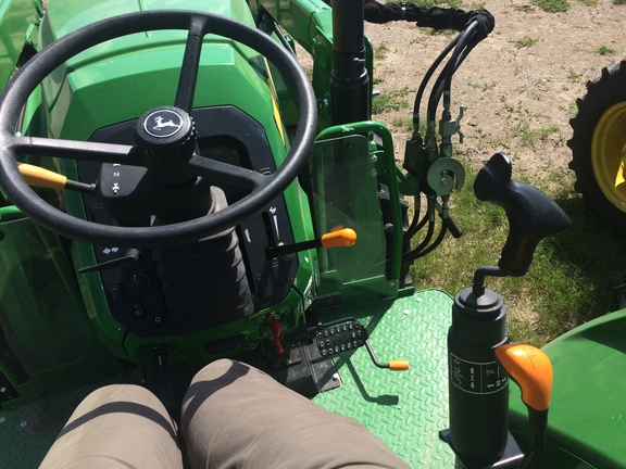 2015 John Deere 6105D Tractor