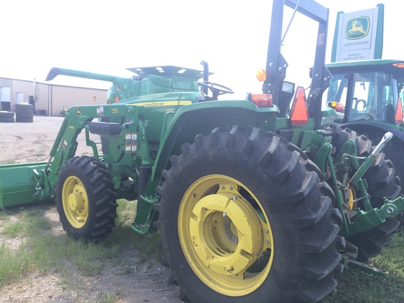 2015 John Deere 6105D Tractor