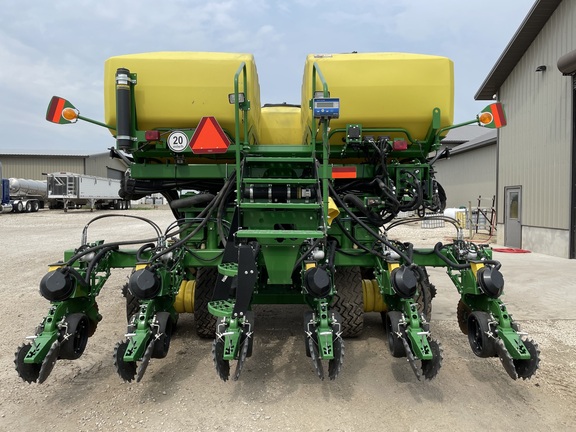 2023 John Deere DB120 Planter