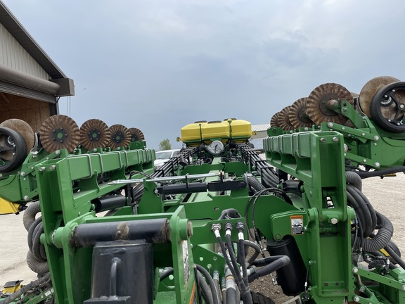 2023 John Deere DB120 Planter