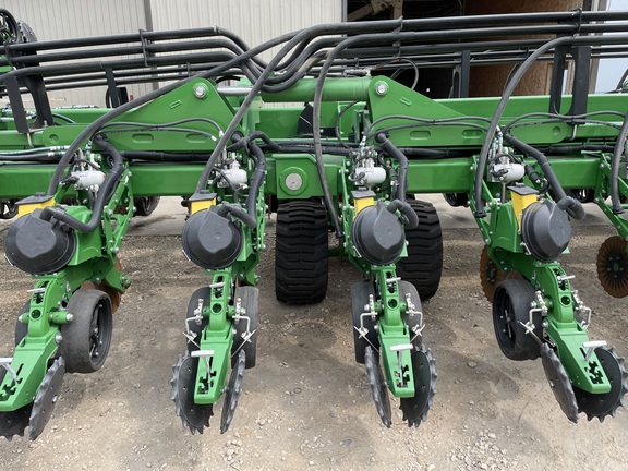 2023 John Deere DB120 Planter